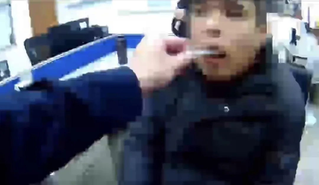 警方對男子唾液篩檢驗出毒品反應。(圖/翻攝畫面)