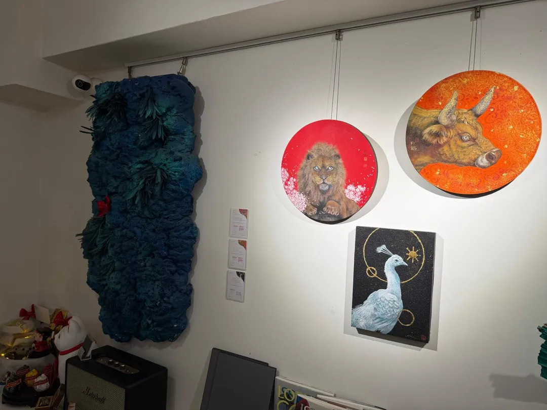 本季展出畫作以動物為主題。（圖／黃宏輝提供）