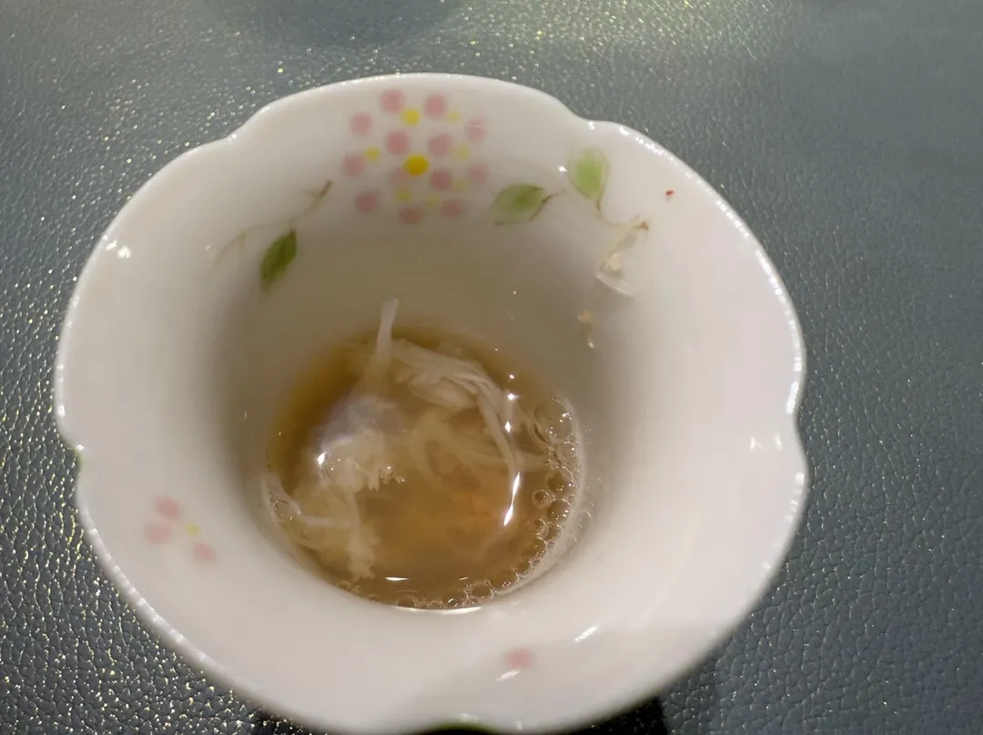 澄清湯使用台灣的野薑花、日本北海道干貝煮成，保溫在80度最佳。（圖／黃宏輝提供）