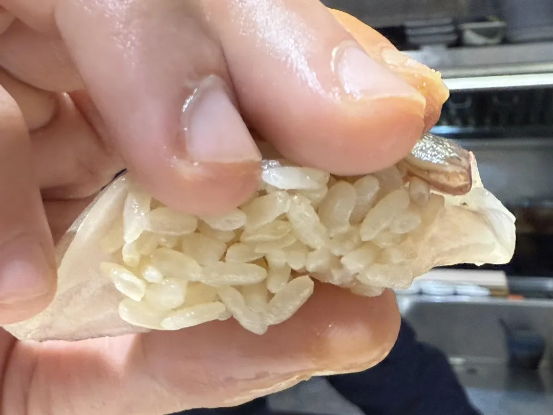 3年赤陳醋調和米醋製作赤醋飯，乃是江戶前壽司的絕對風味。（圖／黃宏輝提供）