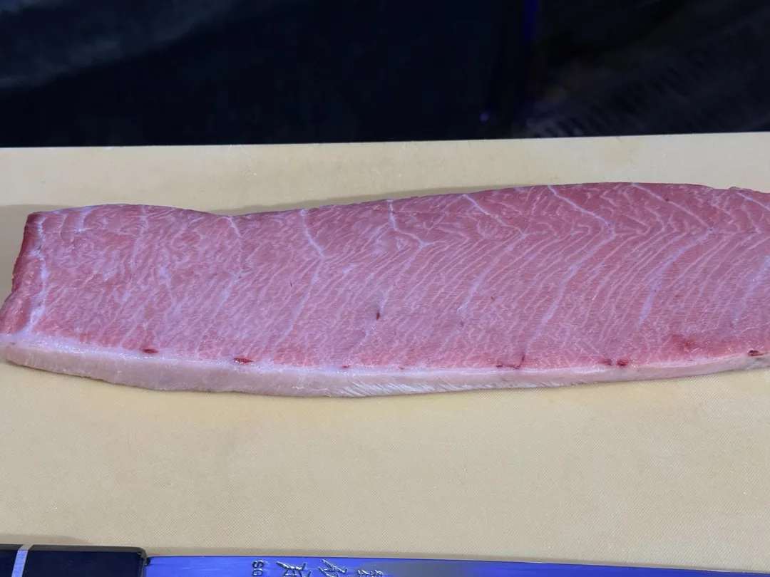 黑鮪魚大腹霜降味道較清爽。（圖／黃宏輝提供）