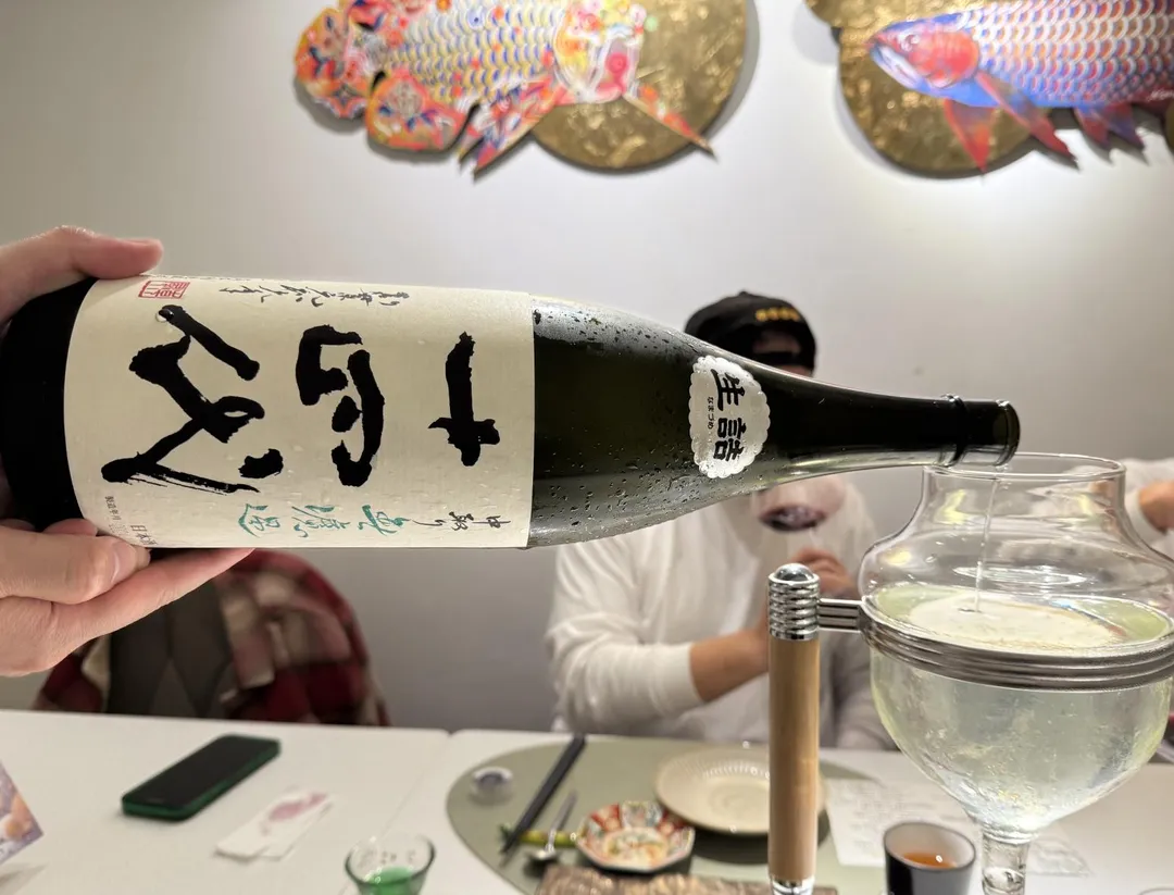 日本名酒「十四代」搭配好下酒菜。（圖／黃宏輝提供）