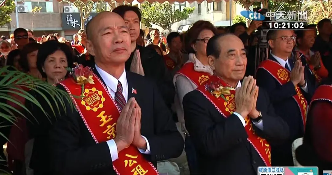 立法院長韓國瑜、前院長王金平都出席玉京天公祖總廟龍柱完成大典。（中天新聞）
