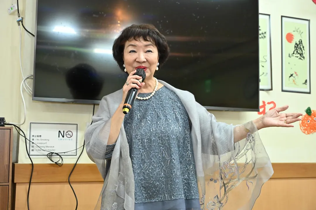 張瑠瓊8日現身大愛護理之家。（圖／台灣優質生命協會提供）
