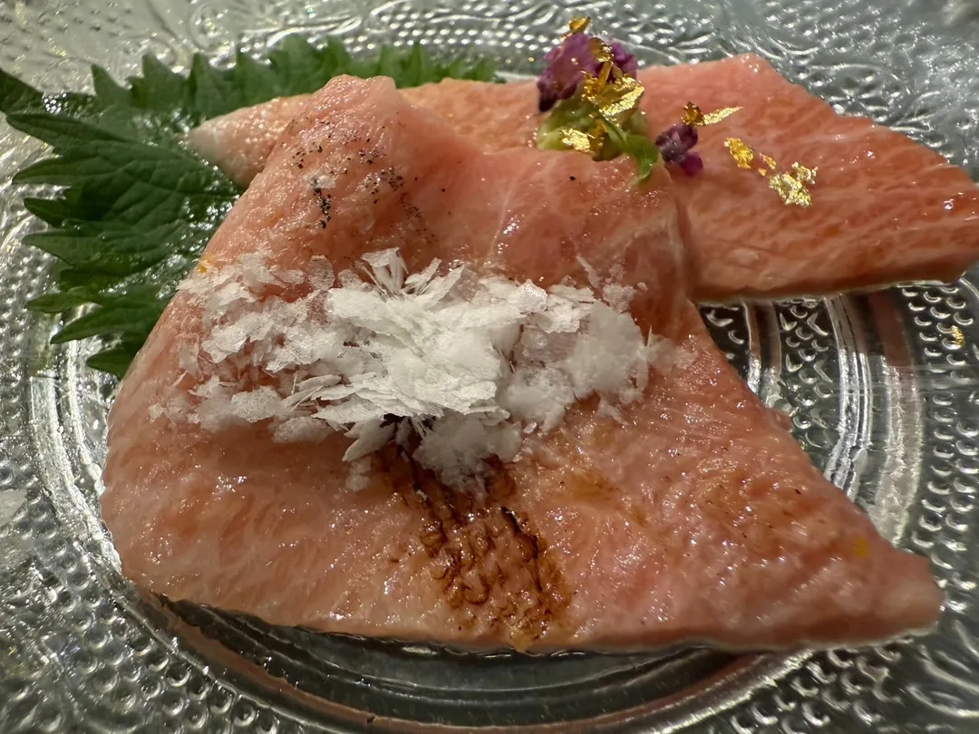 大腹金三角低溫熟成7天帶來2吃風格。（圖／黃宏輝提供）