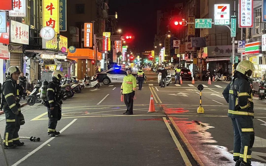 警消封鎖部分路段警戒。（圖／翻攝畫面）