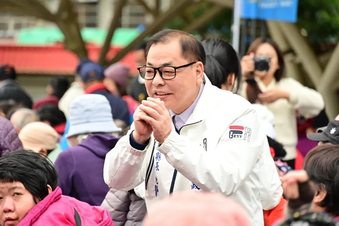 國民黨新竹縣長參選人陳見賢10日下午於竹東鎮戲曲公園舉辦「鄉親有約」團結大會。（圖／陳見賢競選辦公室提供）
