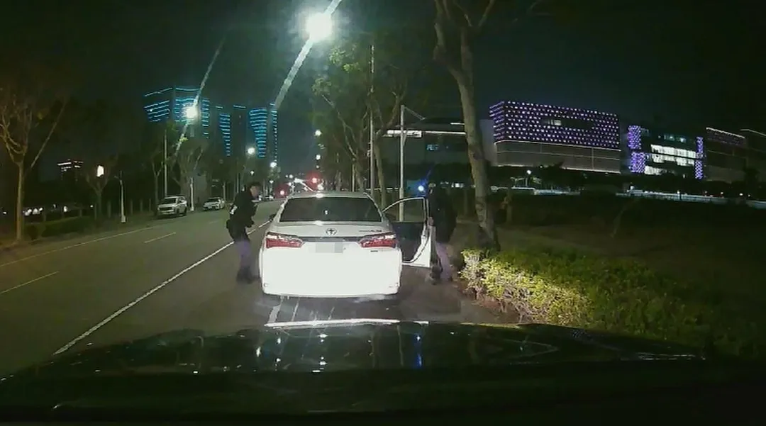 員警到場救援。(圖/警方提供)