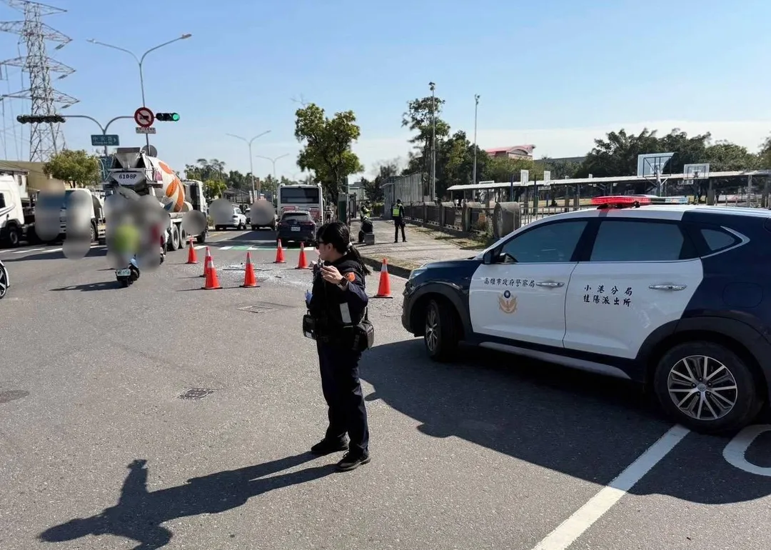 警方指揮交通。（圖／警方提供）