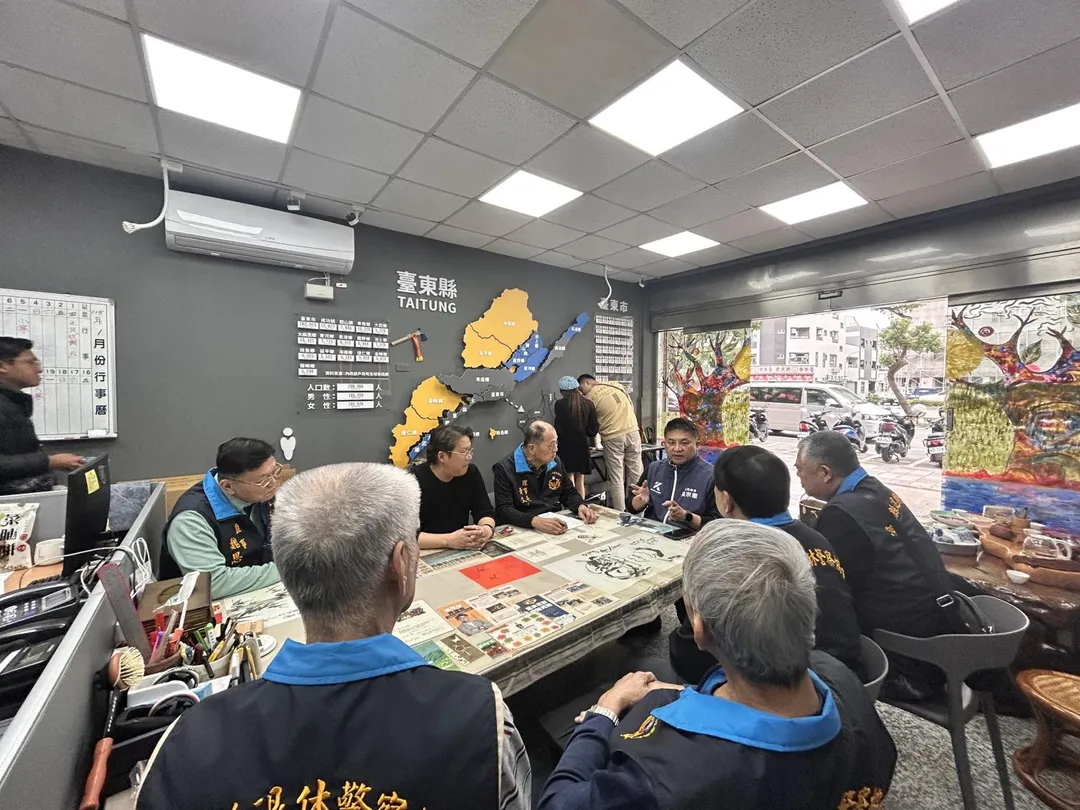 吳宗憲與台東退休刑警會晤。(圖/截自吳宗憲臉書)
