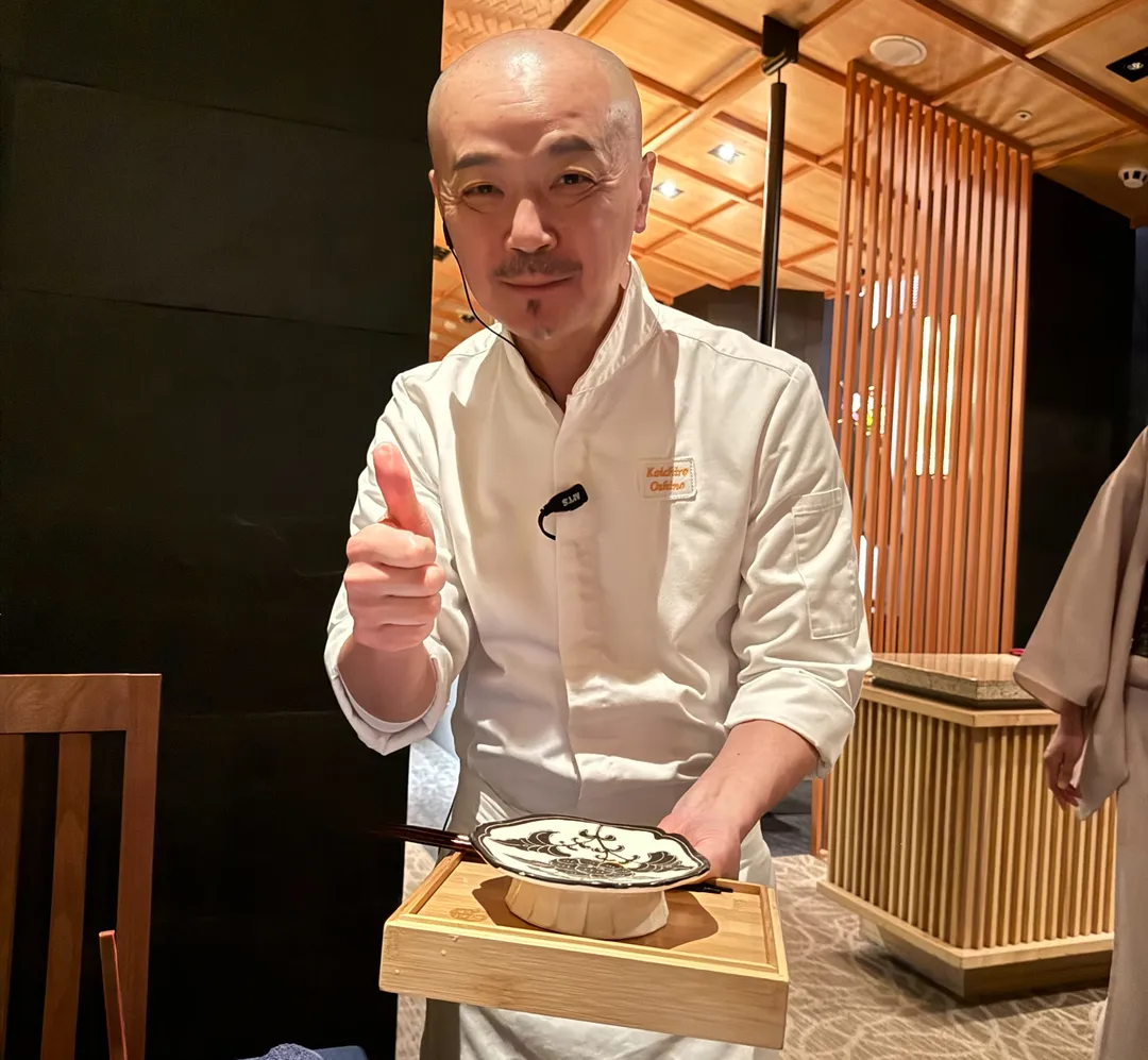 料理長桌邊服務。(圖/黃宏輝提供)