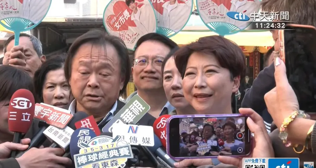 民進黨立委王世堅14日上午再次南下力挺陳亭妃。（圖／中天新聞）