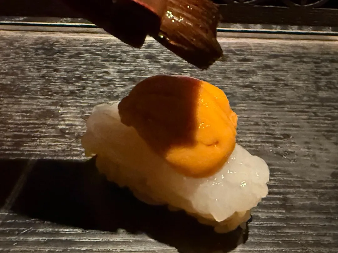 豔姬米赤醋飯和刷醬汁是必要特色。(圖/黃宏輝提供)