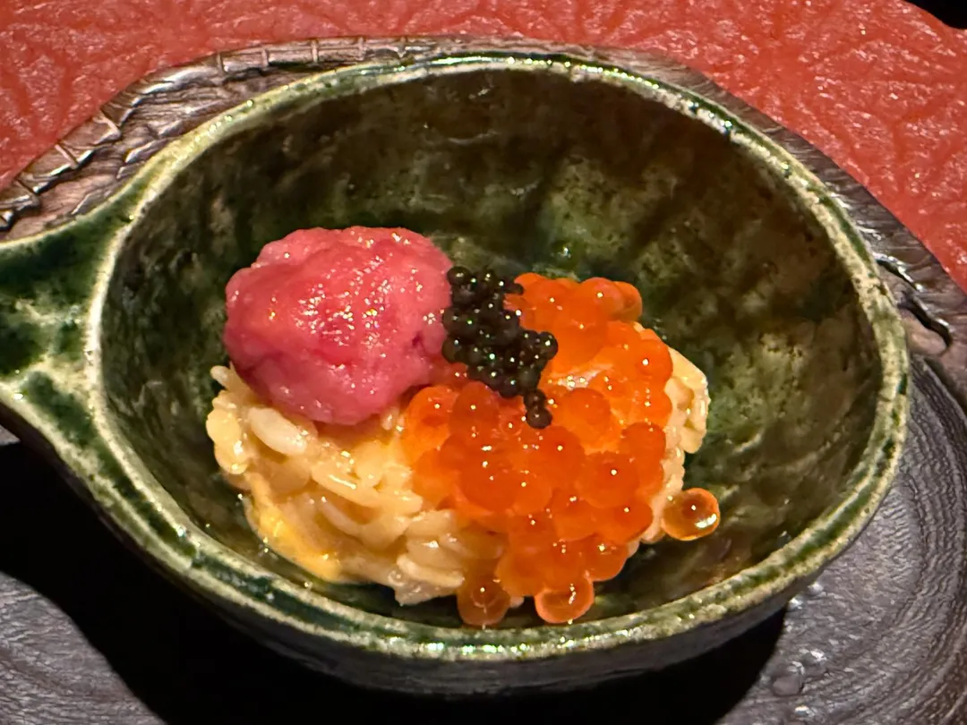 壽司-海膽丼.鮪魚.魚子醬.鮭魚卵。(圖/黃宏輝提供)