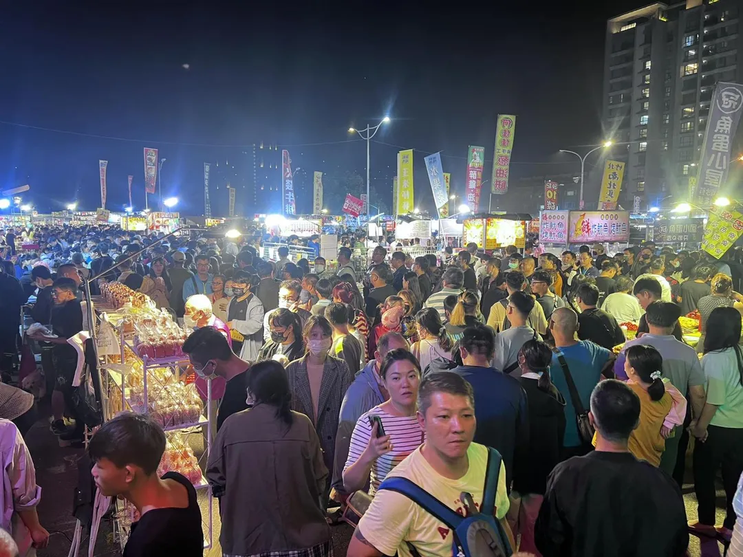 「樹林頭觀光夜市」因國防部土地另有處分規劃,夜市將於1月30日最後一次營業。(圖/翻攝自樹林頭觀光夜市臉書)