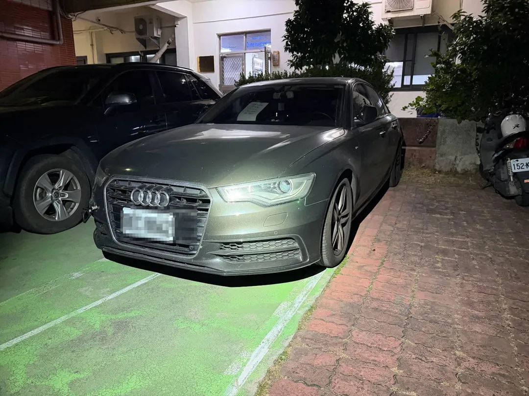 警方查扣奧迪豪車一部,估值約150萬元。(圖/警方提供)