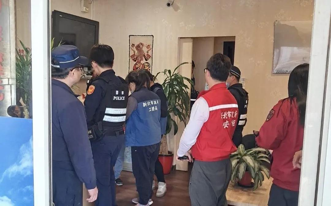土城一間養生館暗藏春色且公安缺失。（圖／翻攝畫面）