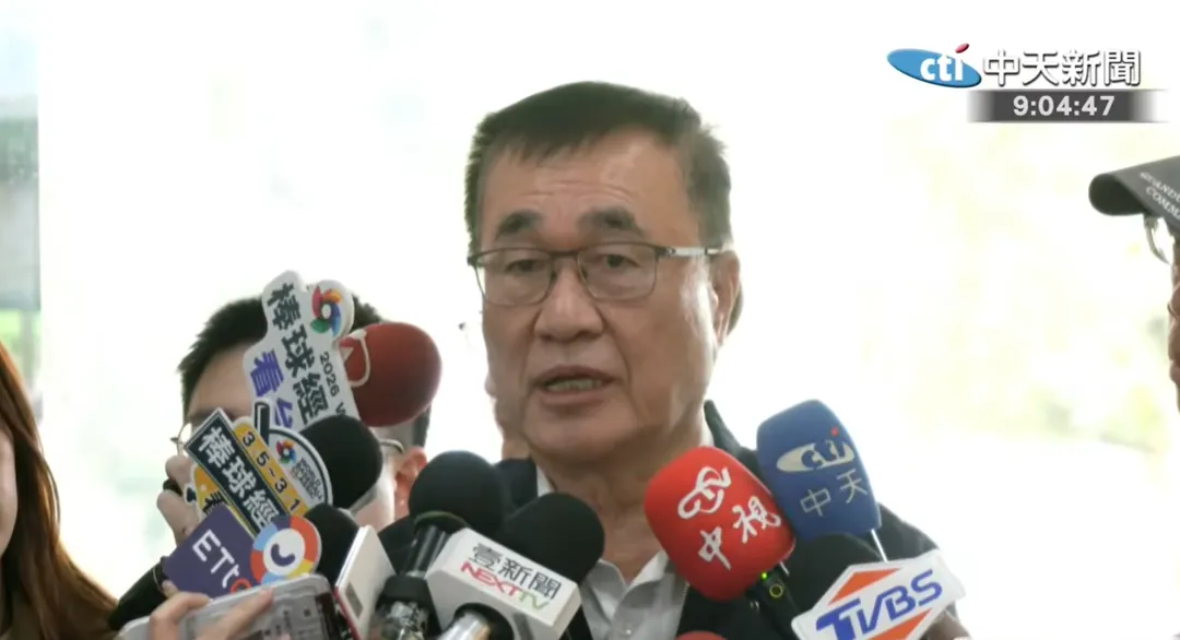 李四川出席受訪時針對新北市長選舉議題表示，尊重黨部的機制。（圖/中天新聞）