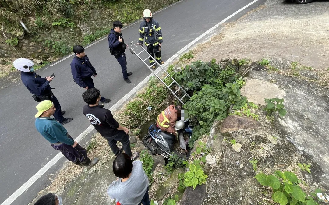 消防人員獲報到場救援。（圖／翻攝畫面）
