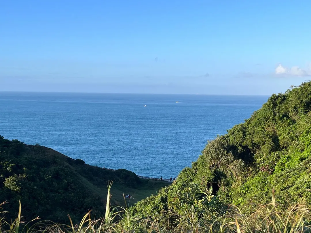 基隆八斗子擁有台灣最迷人的海岸線風光，是短途旅行的絕佳選擇。（圖／記者鄭緯浩攝）