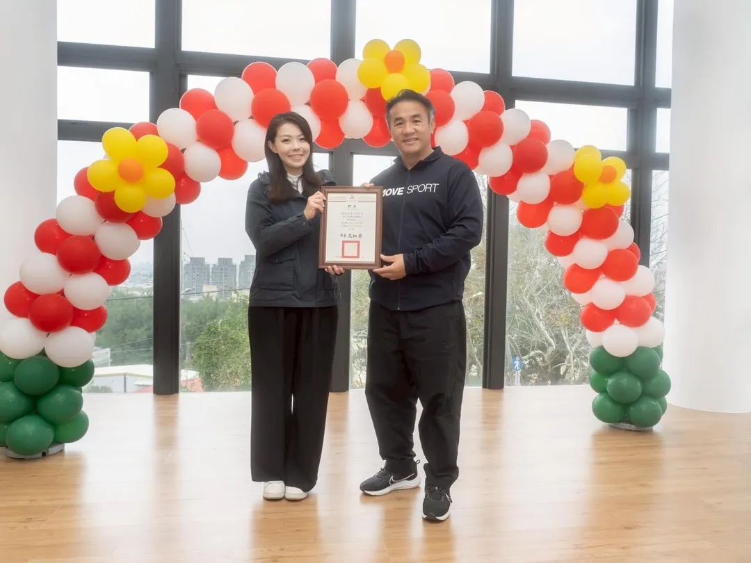高虹安宣布,中職球星張泰山正式接任新竹市政顧問。(圖/取自高虹安臉書)