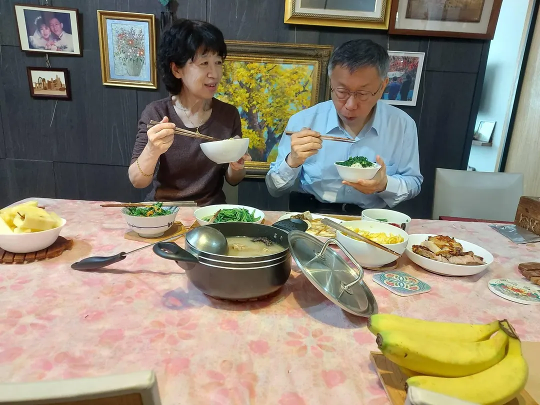 陳佩琪和柯文哲。(圖/翻攝陳佩琪臉書)