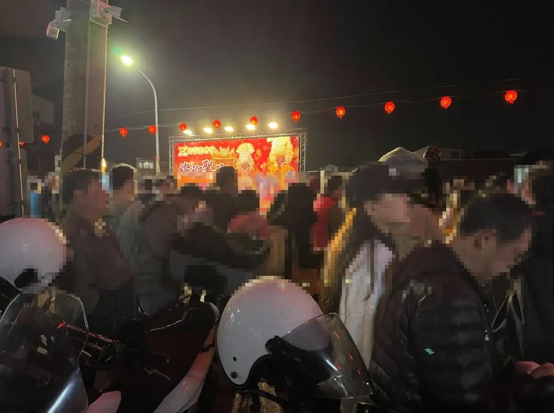 台南遶境驚傳意外，一名男子遭鞭炮炸頭，頭破血流送醫。（示意圖，與新聞當事人無關／翻攝自廟方臉書）