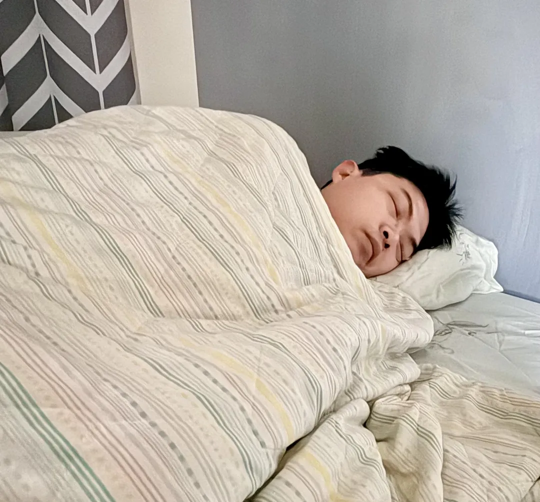 充足睡眠是預防感冒的關鍵因素。（圖／台南市立醫院）