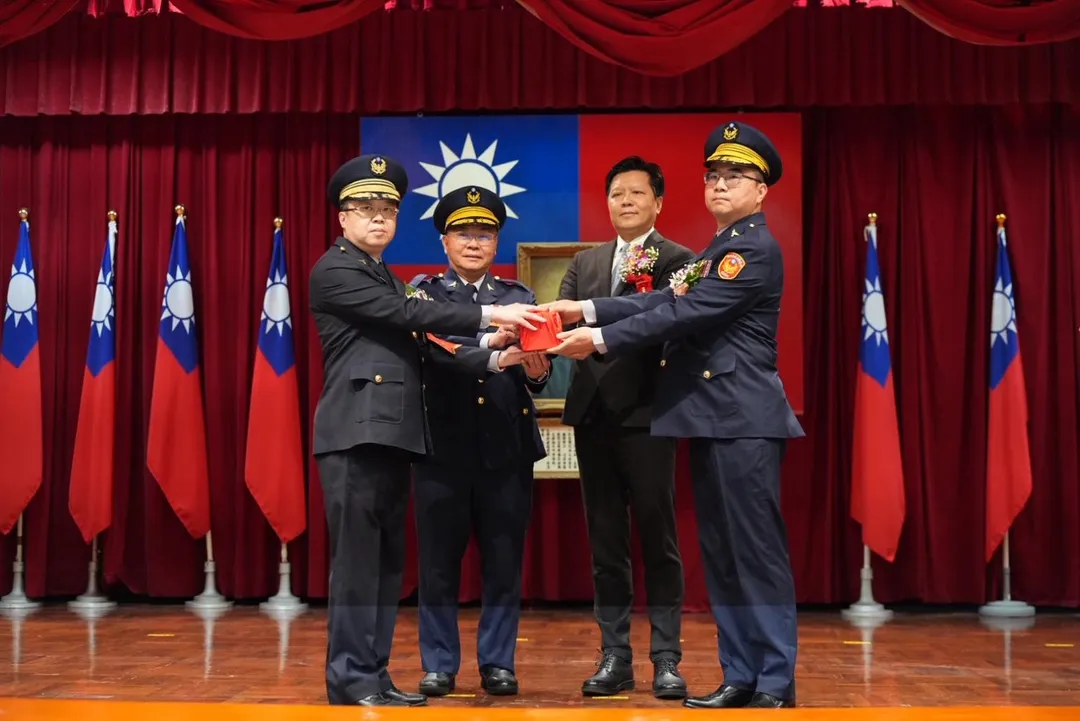 左起為現任土城分局長沈明義、新北市警局局長方仰寧、副市長朱惕之、現任瑞芳分局長高繼鴻。（圖／新北市警局提供）