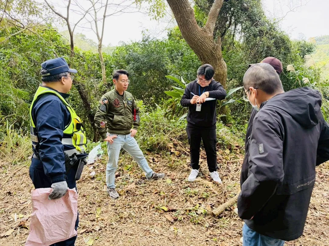 苗栗永和山水庫遭棄置40噸垃圾。（圖／縣議員陳光軒提供）