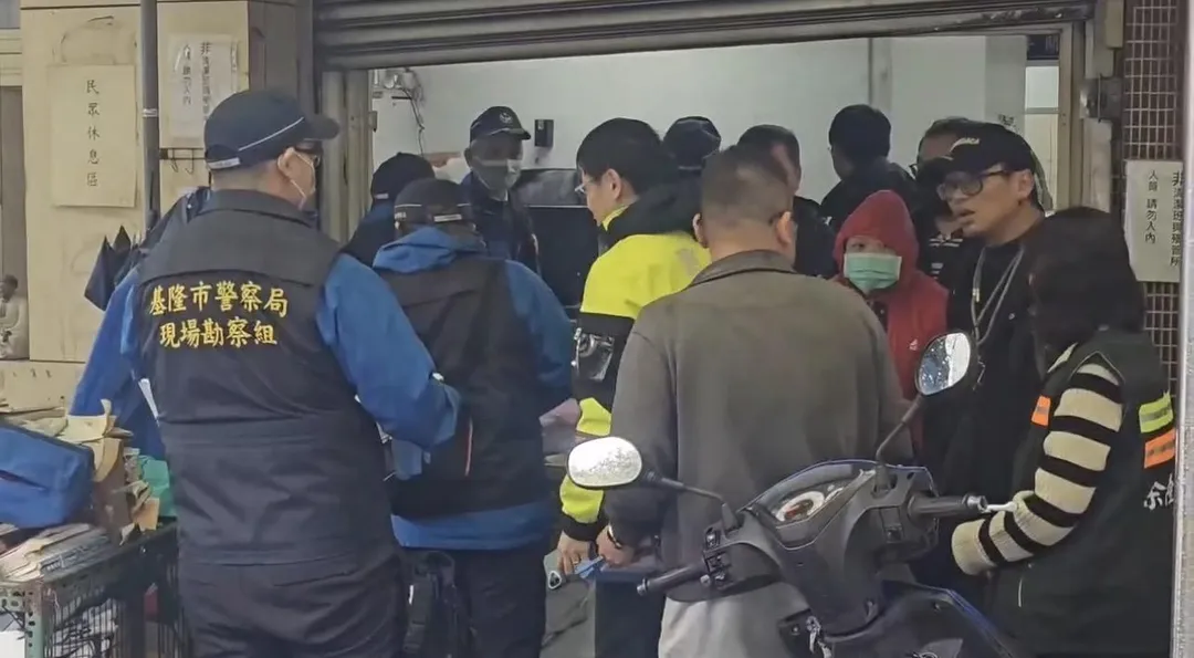 基隆南榮公墓發生砍人案警方到場調查。（圖／翻攝畫面）