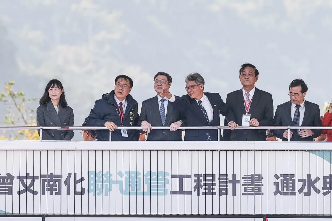 曾文南化聯通管今天通水。（圖／卓榮泰臉書）