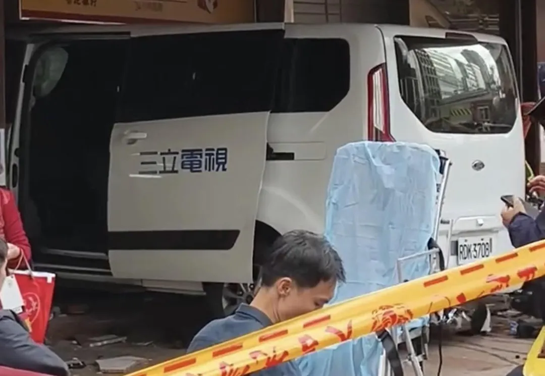大批消防救護人員到場救援。（圖／翻攝畫面）