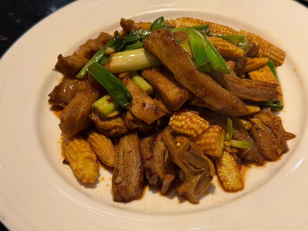 炒羊柳。(圖/黃宏輝提供)