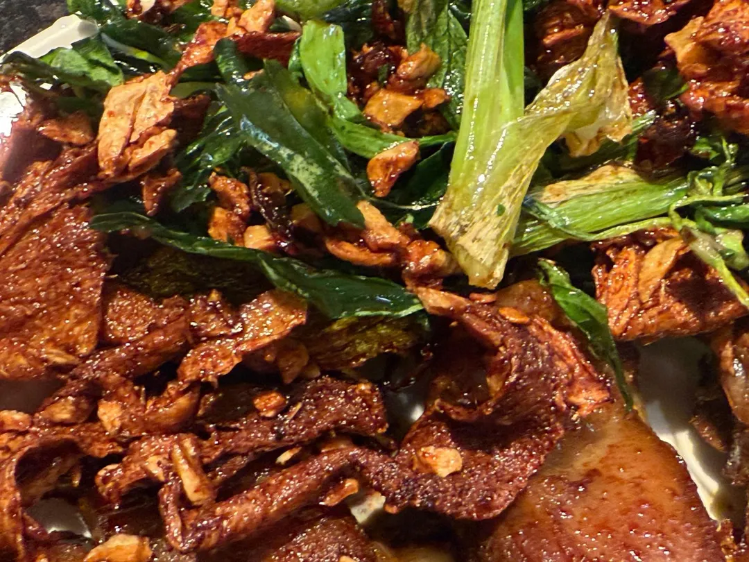 厲害角色煸薑片可食。(圖/黃宏輝提供)