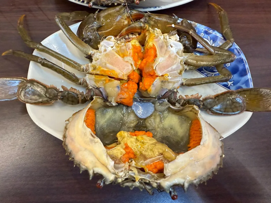 蟹膏蟹黃飽滿狀態。(圖/黃宏輝提供)