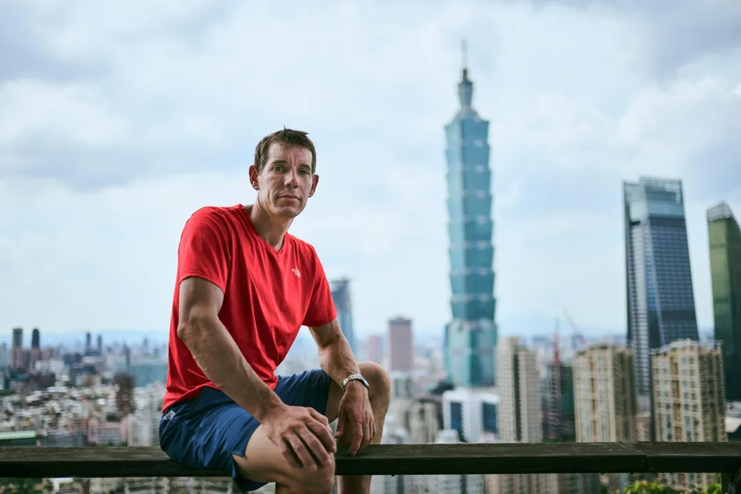 霍諾德將在25日上午9點挑戰徒手攀登台北101。（圖／翻攝自Netflix臉書）