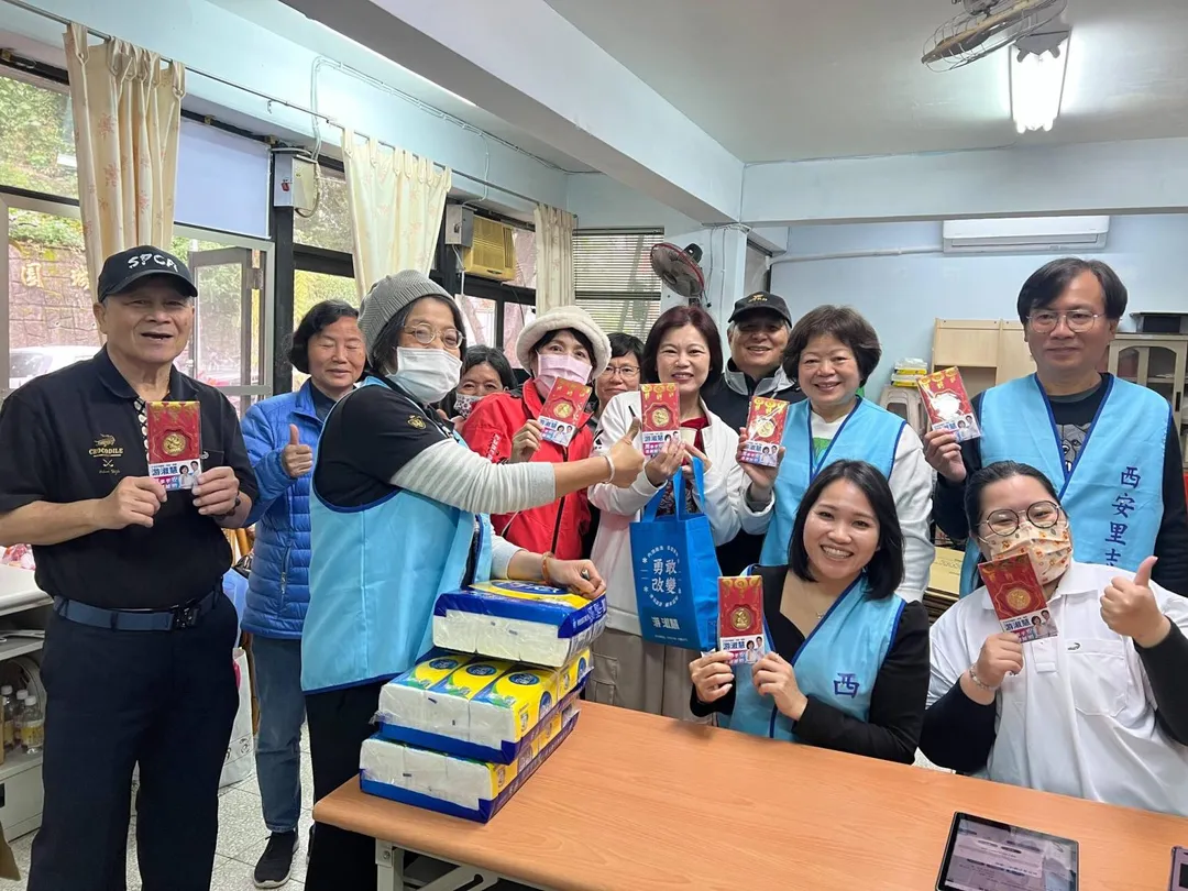 游淑慧與民眾互動。（圖／翻攝游淑慧臉書）