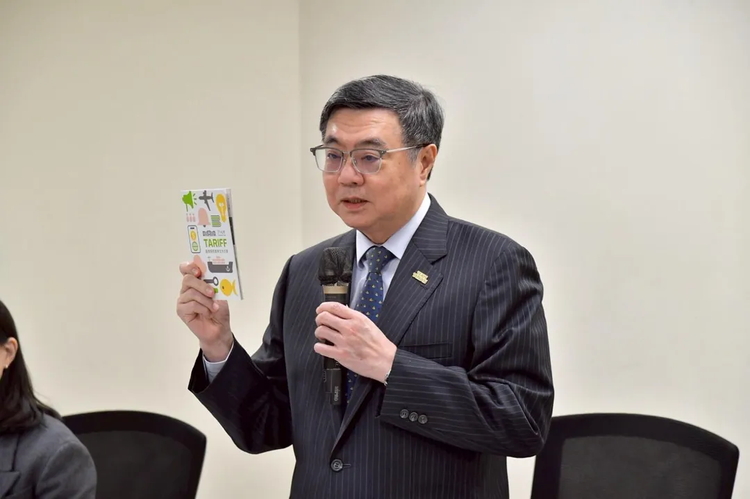何景榮認為，若鄭最終不要選，應會由行政院長卓榮泰去犧牲打。（圖/行政院提供）