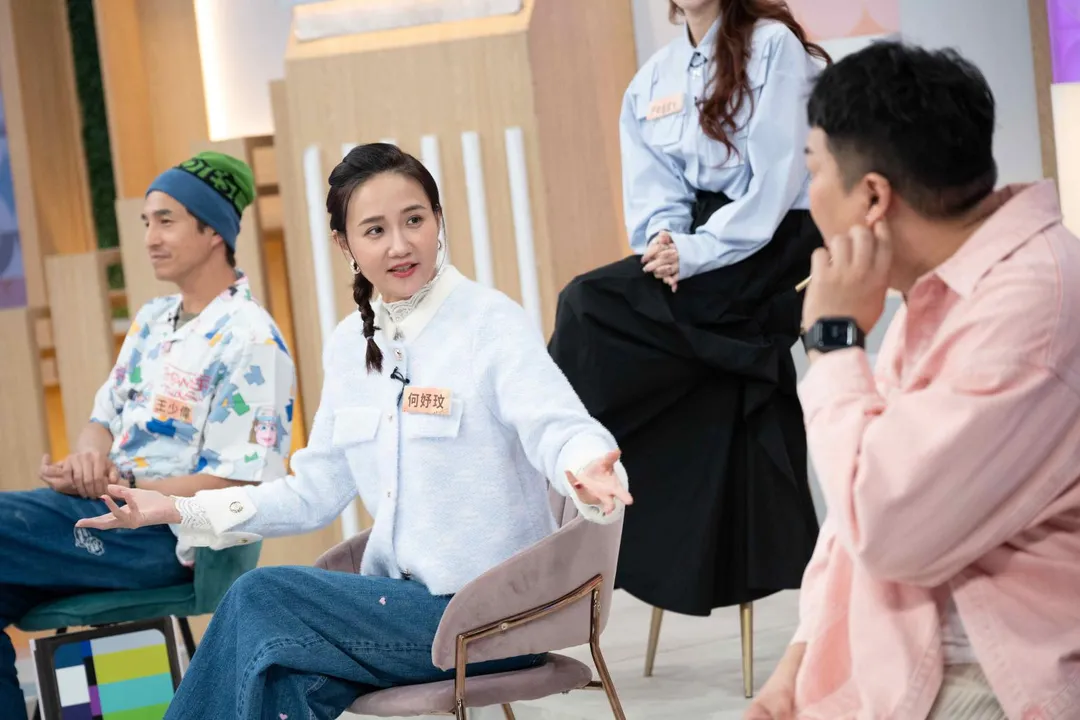 何妤玟回憶幼時家境困難，母親將她送往姨媽家寄養。（圖／東森綜合台提供）