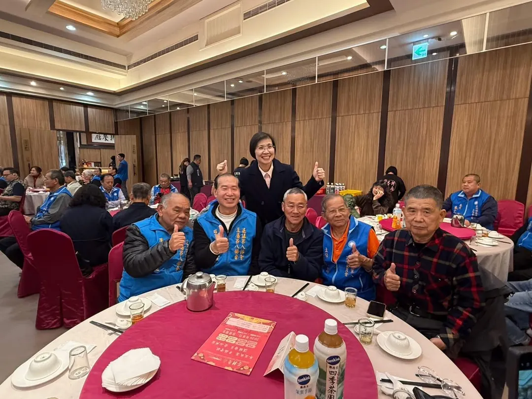 立委徐欣瑩臉書貼文指出,日前出席「新和聯誼會暨黃國竹委員會」活動,與多位黨內前輩及同志交流互動,感受到基層與前輩們對改革與團結的殷切期待。(圖/取自徐欣瑩臉書)