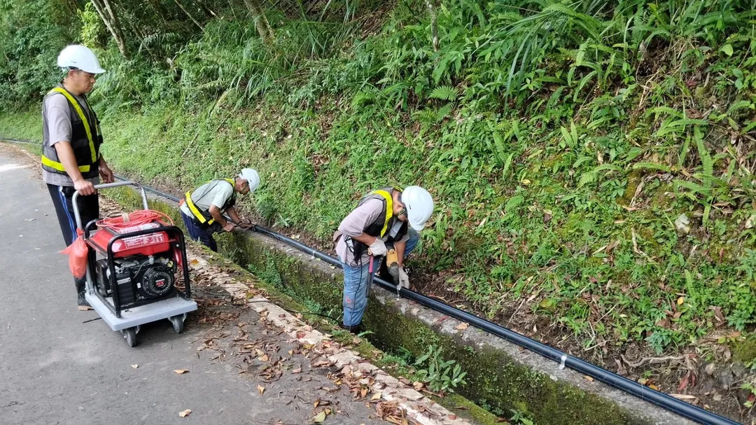福山里卡拉模基簡易自來水系統採用抗壓、耐震及韌性佳的HDPE水管。（圖／新北市政府提供）