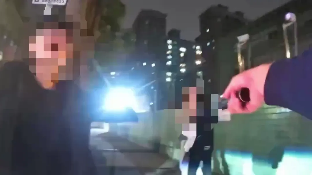 警方趕來控制場面。（圖／警方提供）