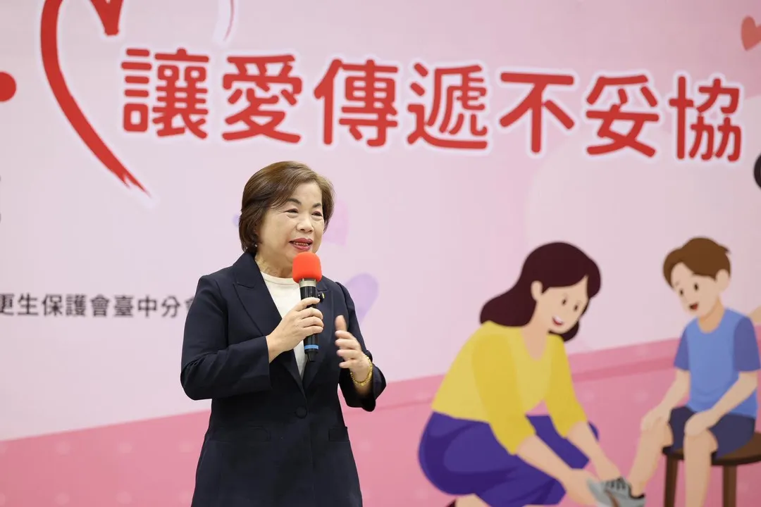 楊瓊瓔表示，為了讓農民朋友老了以後有靠山，她提出《農民退休儲金條例》修正案，堅持政府應該多擔待一點，終於把這份溫暖的承諾兌現了。（圖取自楊瓊瓔臉書）