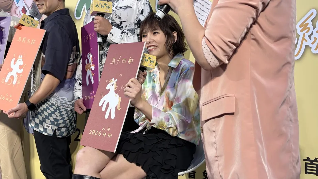 馨儀因身體不適，緊急下台到場外嘔吐，短暫休息後才重返活動。（圖／記者 伍映澄 攝）