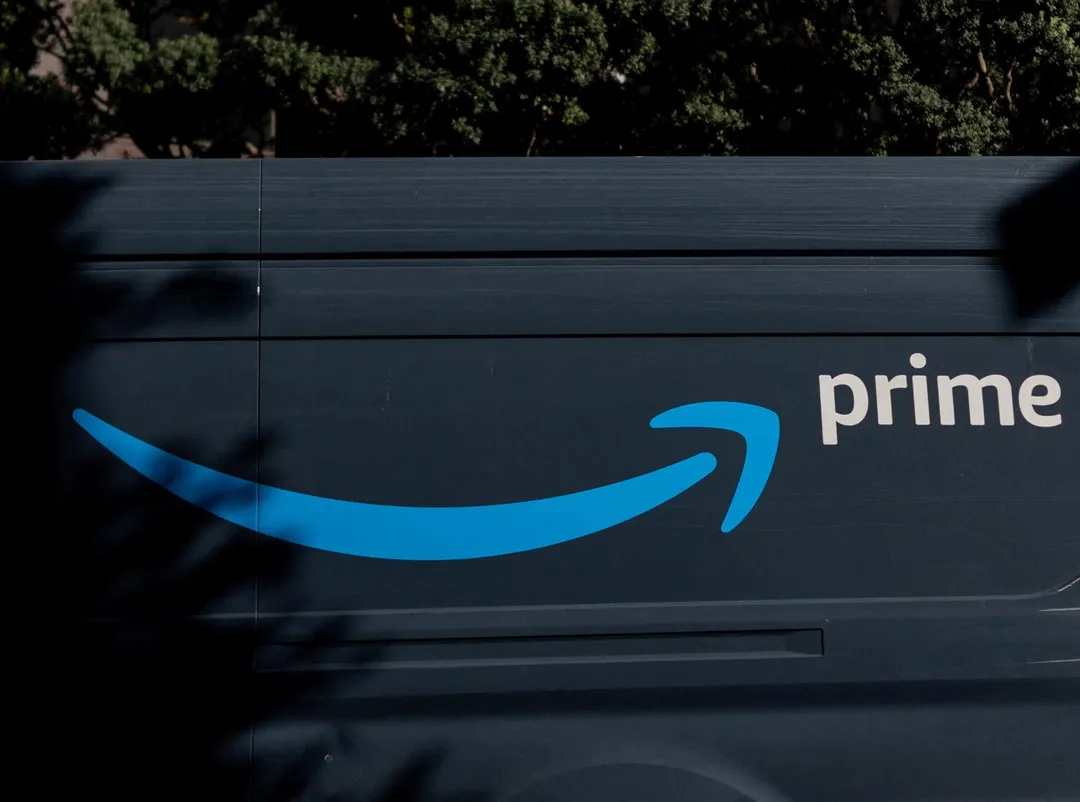 電商巨頭亞馬遜（Amazon）宣布裁員1萬6000人，占其公司員工總數近10％。（圖／路透）