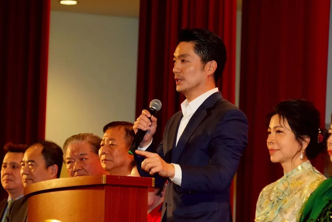 台北市長蔣萬安28日晚間出席內科尾牙時親自透露與輝達簽約時間。（圖／台北市政府）