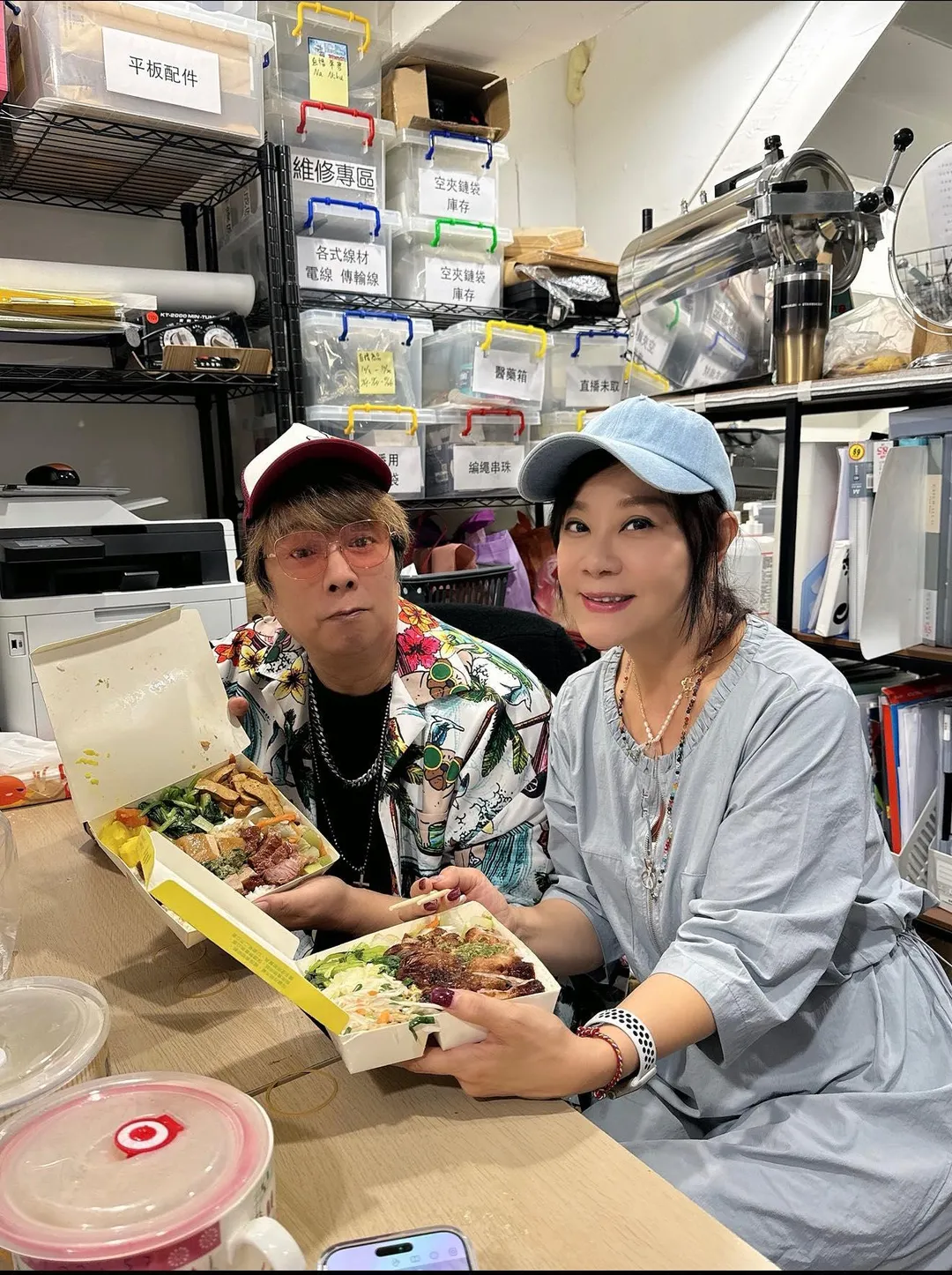 龍千玉（右）29日透過臉書發聲，坦言心中充滿說不出的低落。（圖／翻攝龍千玉粉絲團）