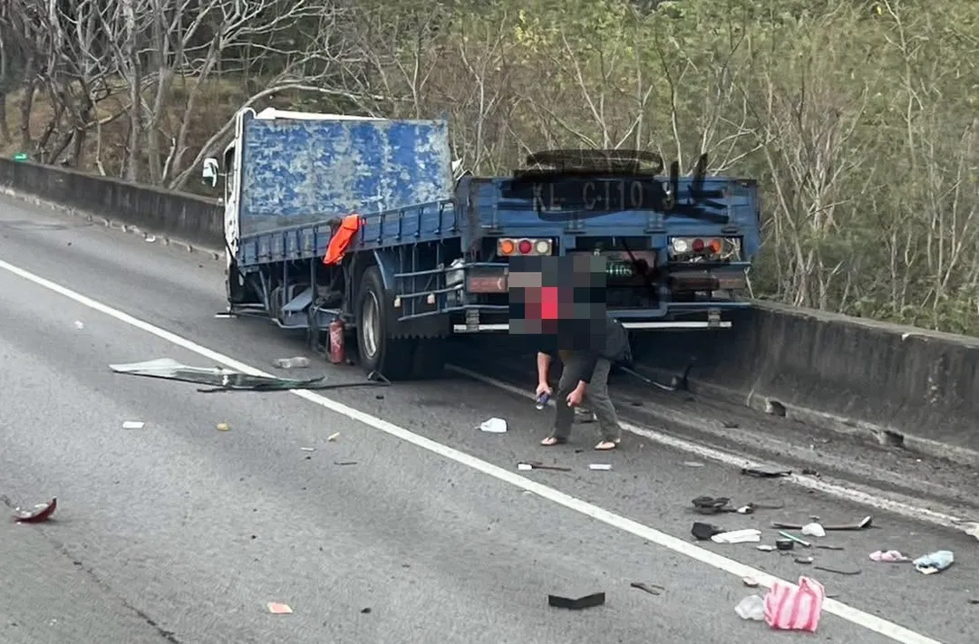國道1號寶山段重大車禍。(圖/翻攝自臉書職業聯結車職業大貨車職業大客車拉拉隊運輸業照片影片資訊分享團)