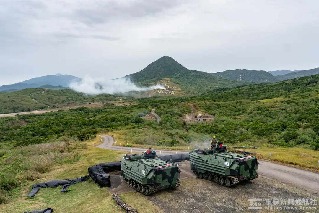 由義務役男編成的步兵營，將參加恆春的三軍聯訓；圖為海軍陸戰隊99旅的實彈測考情形。(圖/軍聞社)